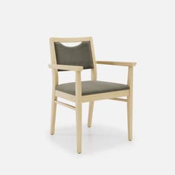 Chaise Accoudoirs Mila par Zelder en hêtre naturel et simili coloris blanc cassé