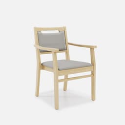 Chaise Accoudoirs Liza par Zelder en noyer clair et tissu coloris gris perle