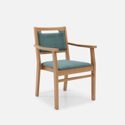 Chaise Accoudoirs Liza par Zelder en noyer clair et tissu coloris cendre