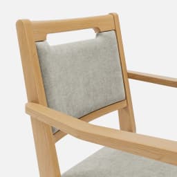 Chaise Accoudoirs Liza par Zelder en hêtre naturel et tissu coloris taupe