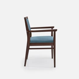 Chaise Accoudoirs Mila par Zelder en hêtre naturel et tissu coloris terra rosa